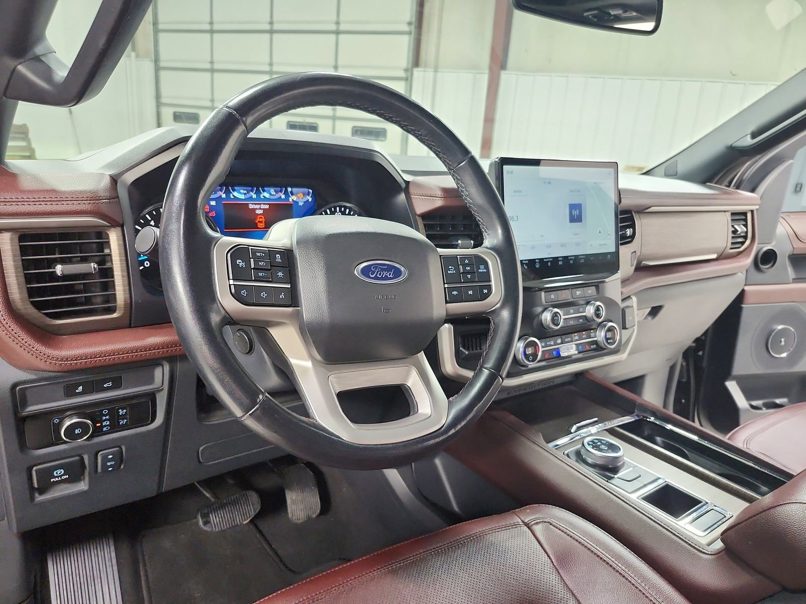 Used 2024 Ford Expedition Limited image 18