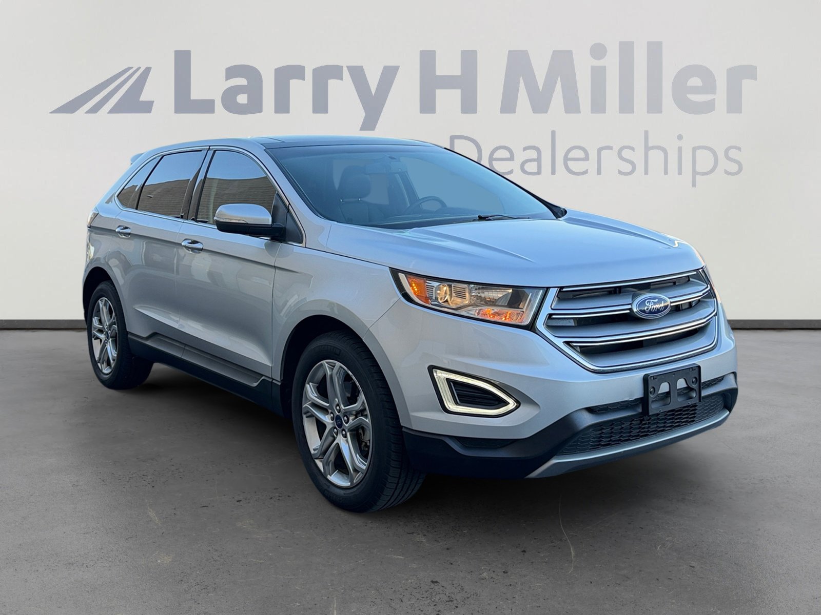 Used 2017 Ford Edge Titanium w/ Equipment Group 301A image 7