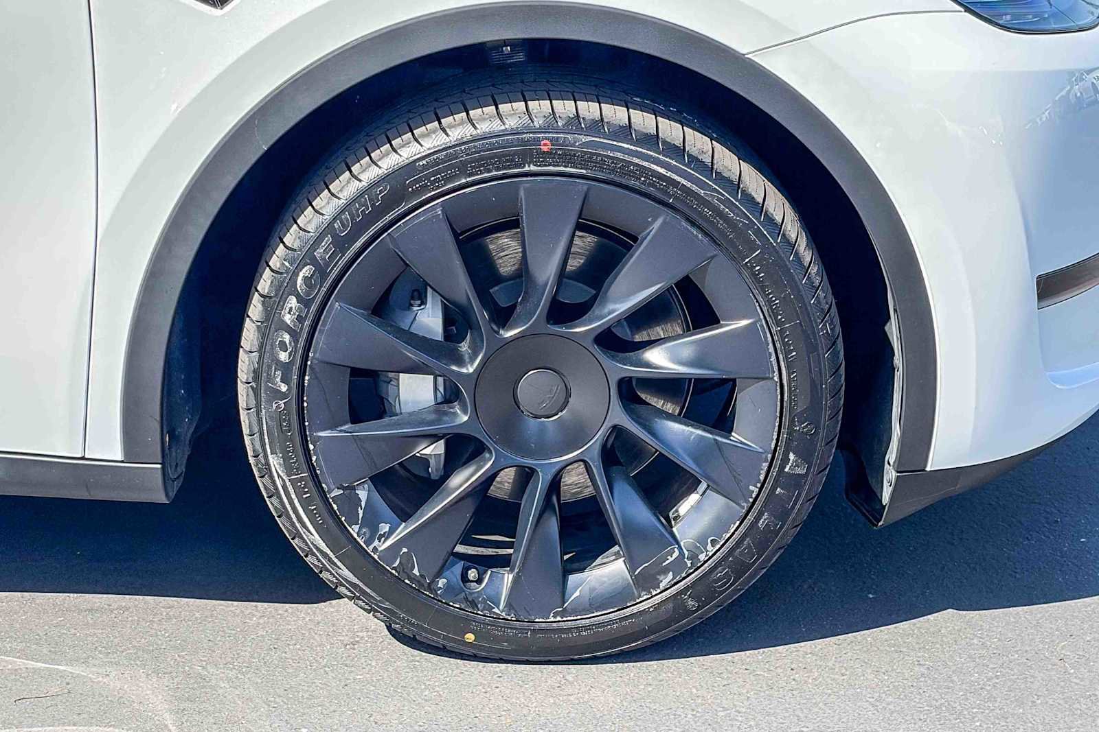 Used 2023 Tesla Model Y Long Range image 9