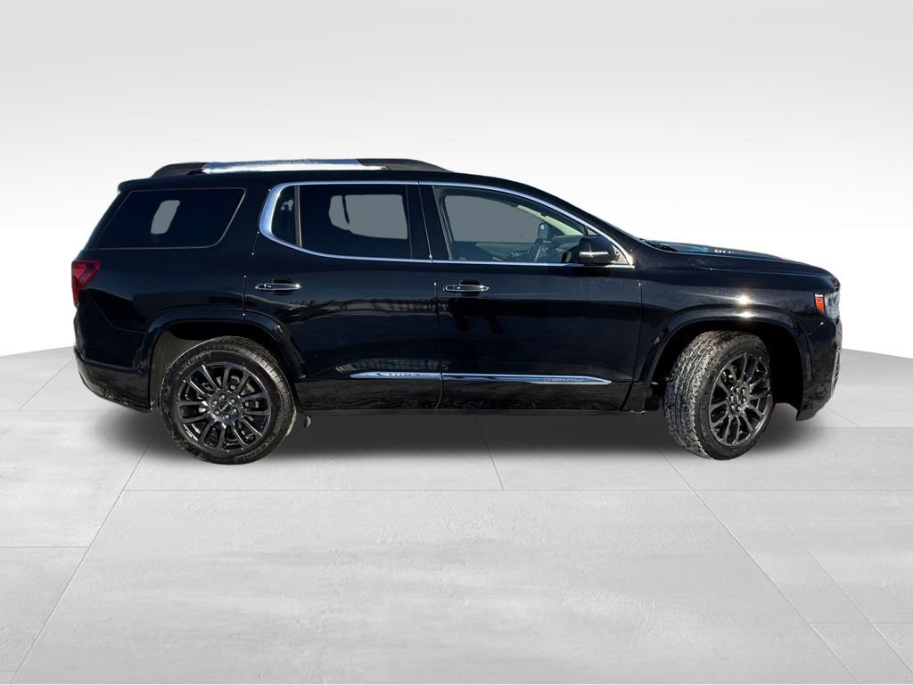 Used 2023 GMC Acadia Denali w/ Black Diamond Edition image 9