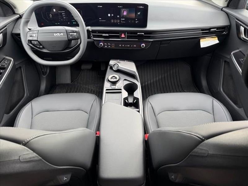 New 2025 Kia EV6 Light w/ Light LR Technology Package RWD image 16