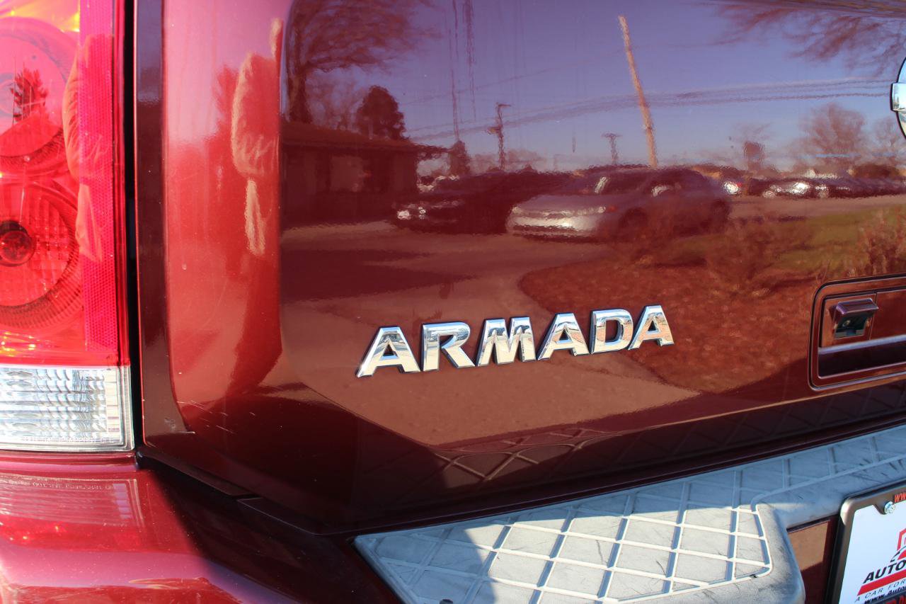 Used 2011 Nissan Armada Platinum w/ 2nd Row Captain Seat Pkg image 46