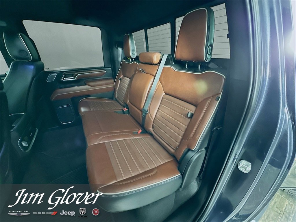 Used 2024 GMC Sierra 3500 Denali Ultimate image 17