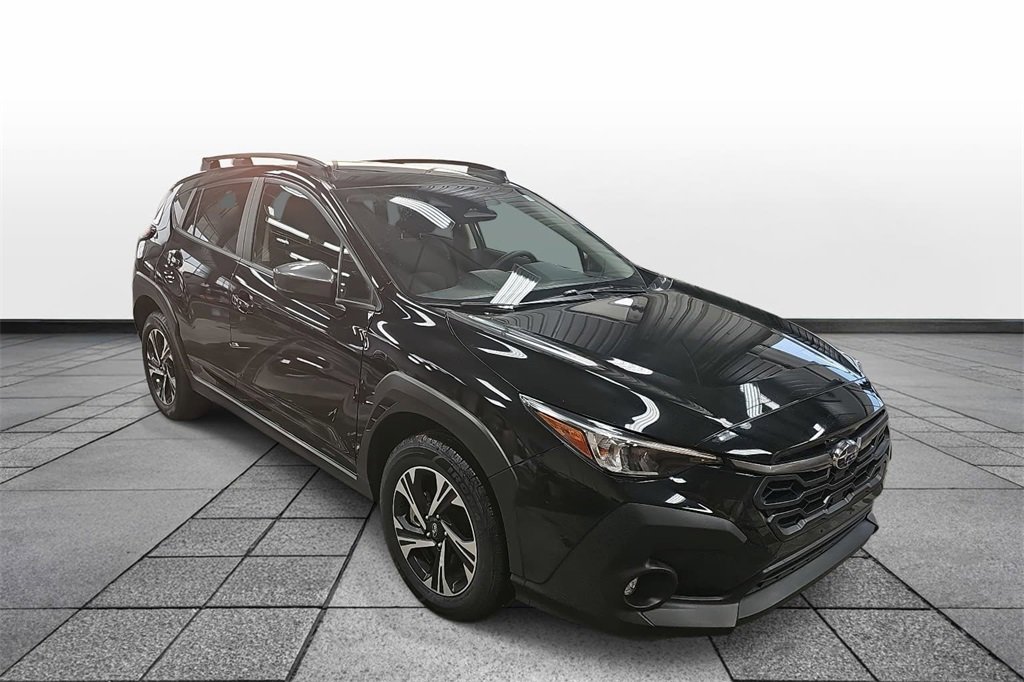 Used 2024 Subaru Crosstrek 2.0i Premium image 3