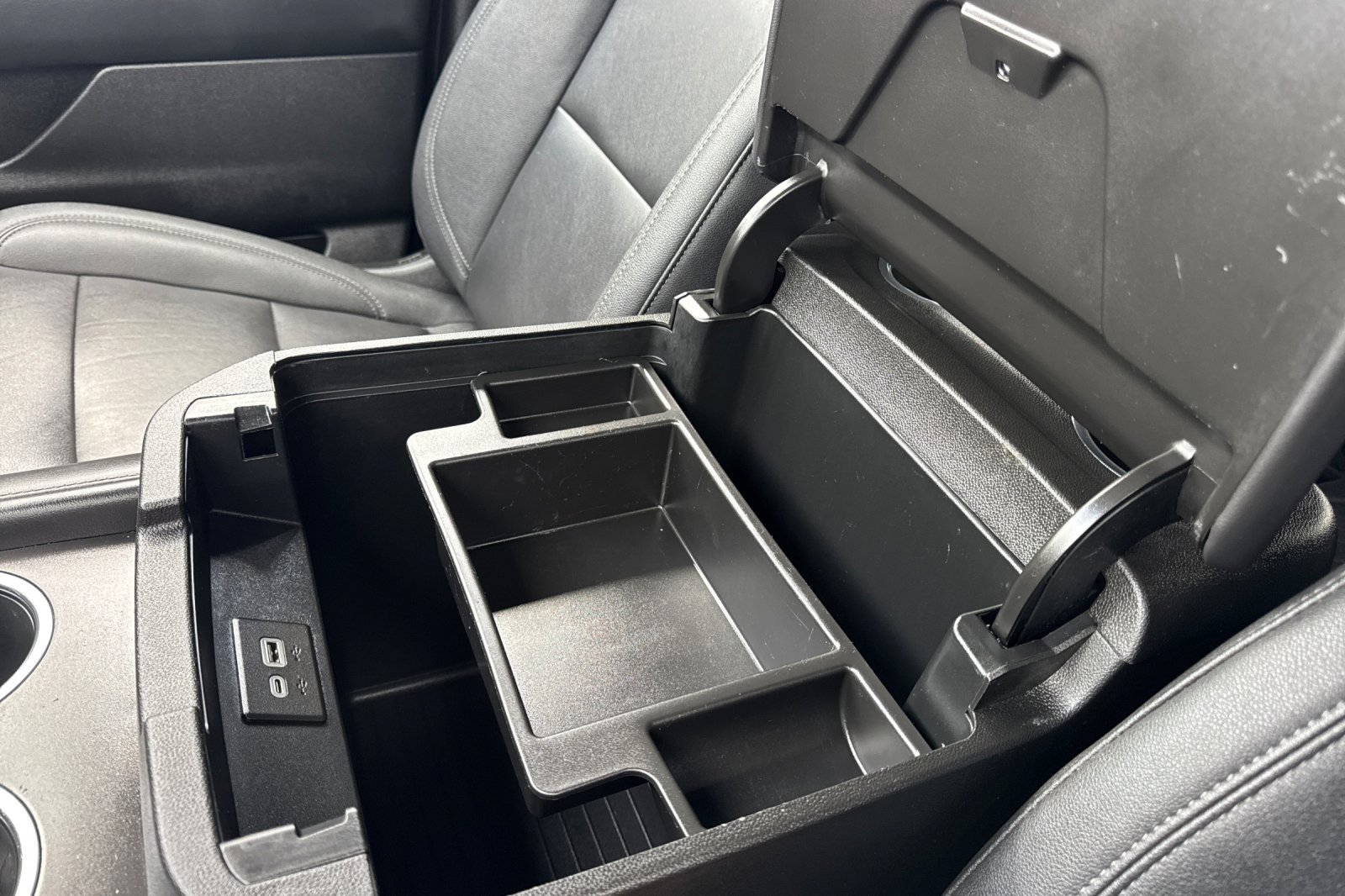 Used 2023 Chevrolet Tahoe LT w/ Luxury Package image 32