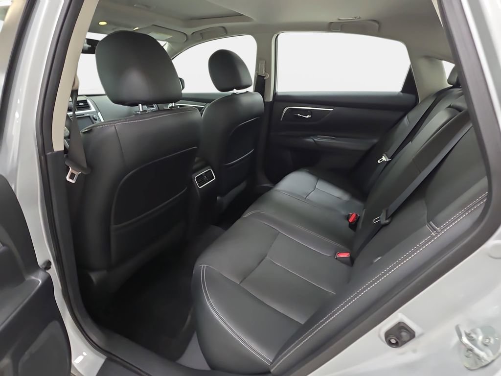 Used 2016 Nissan Altima 2.5 SL w/ 2.5 Technology w/LED Package FWD image 12