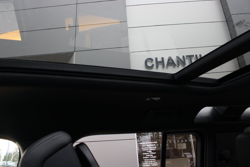 New 2026 Land Rover Defender 110 X-Dynamic SE AWD/4WD image 22