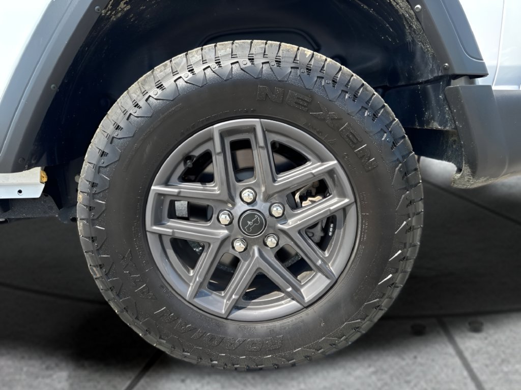 Used 2025 Jeep Wrangler Sport AWD/4WD image 28