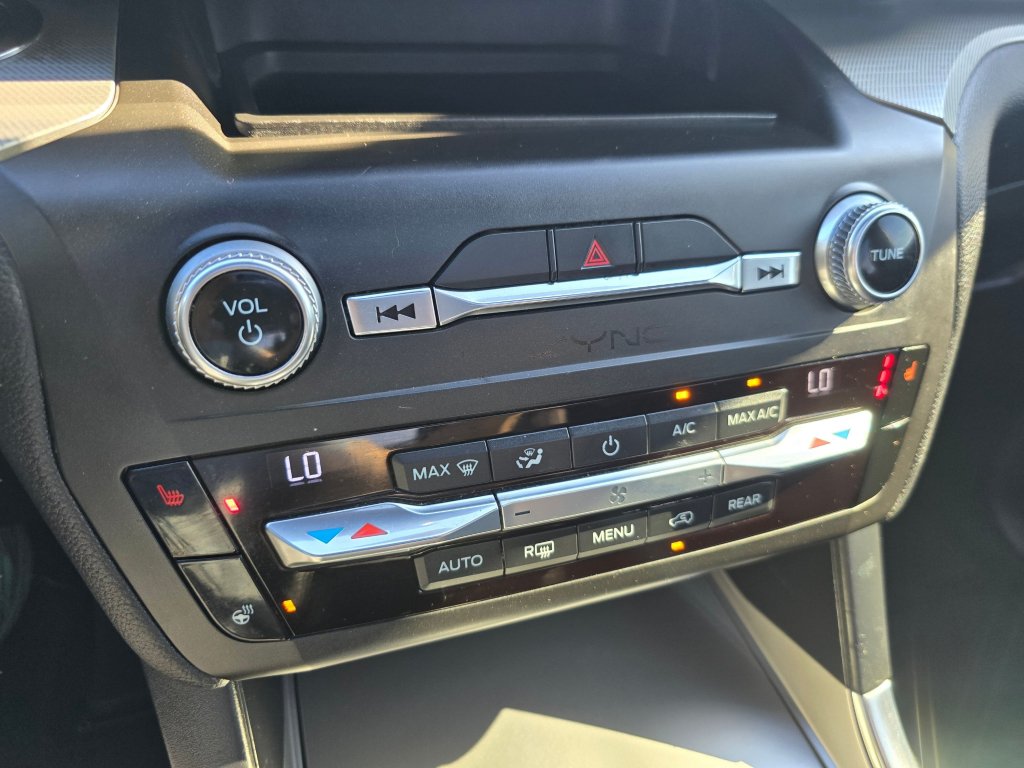 Used 2020 Ford Explorer XLT w/ Equipment Group 202A AWD/4WD image 12