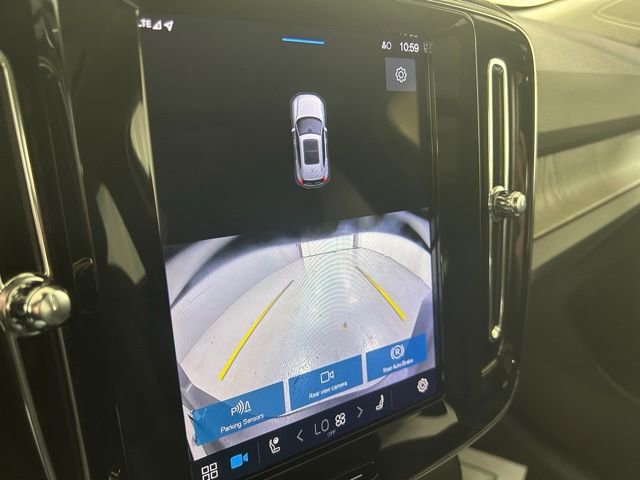 Certified 2025 Volvo XC40 B5 Core image 16