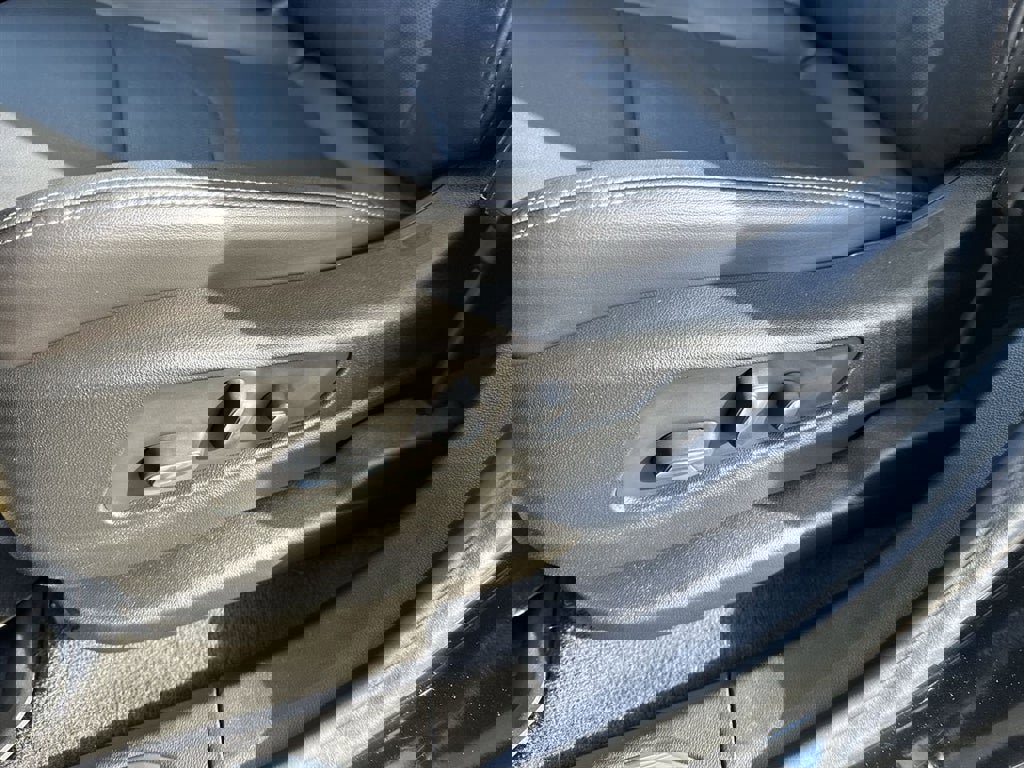 Certified 2024 Cadillac XT5 Premium Luxury w/ LPO, Floor Liner Package image 12