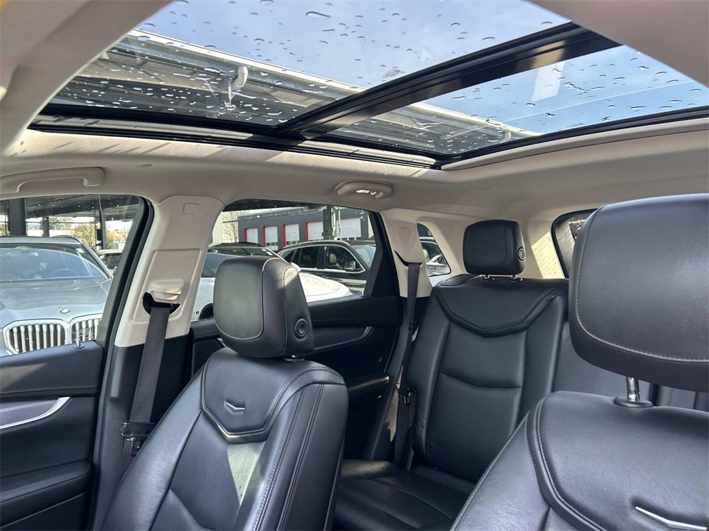 Used 2017 Cadillac XT5 Luxury image 34