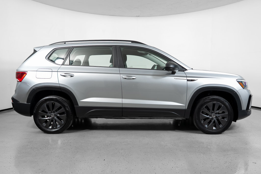 Used 2024 Volkswagen Taos S FWD image 3