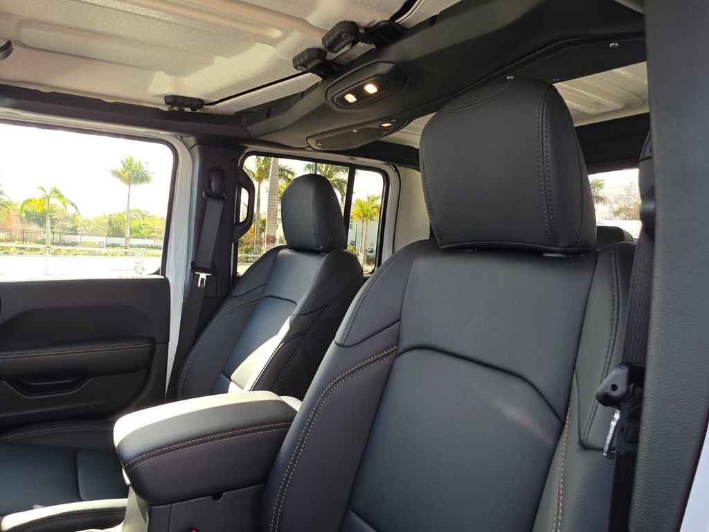 New 2026 Jeep Gladiator Sport image 11