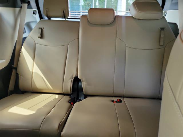 Used 2023 Toyota Sienna Limited FWD image 11