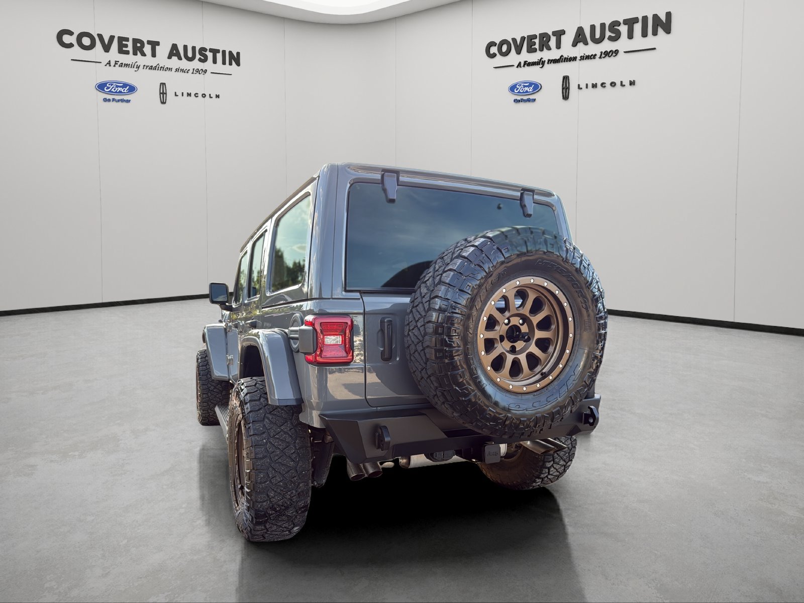 Used 2022 Jeep Wrangler Unlimited Rubicon w/ Trailer Tow Package AWD/4WD image 3