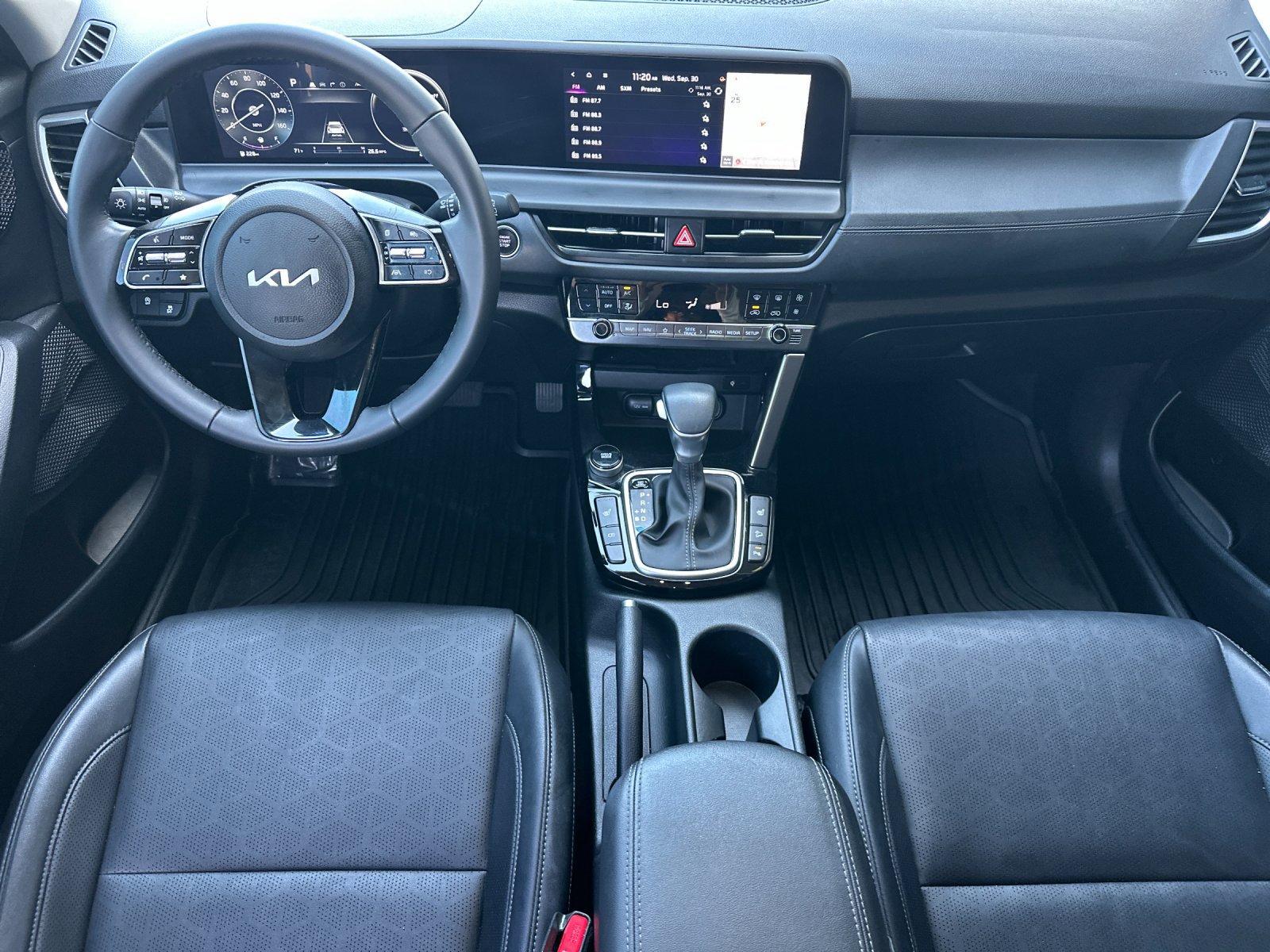 Used 2025 Kia Seltos EX w/ EX Sunroof Package FWD image 13