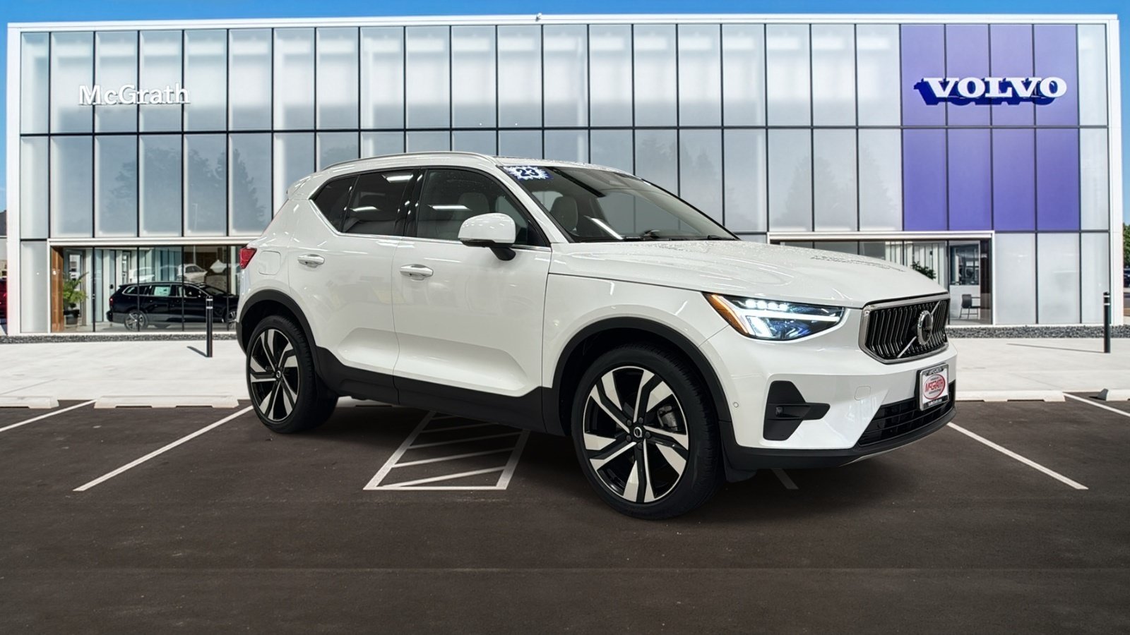 Used 2023 Volvo XC40 B5 Plus w/ Driver Assist Package