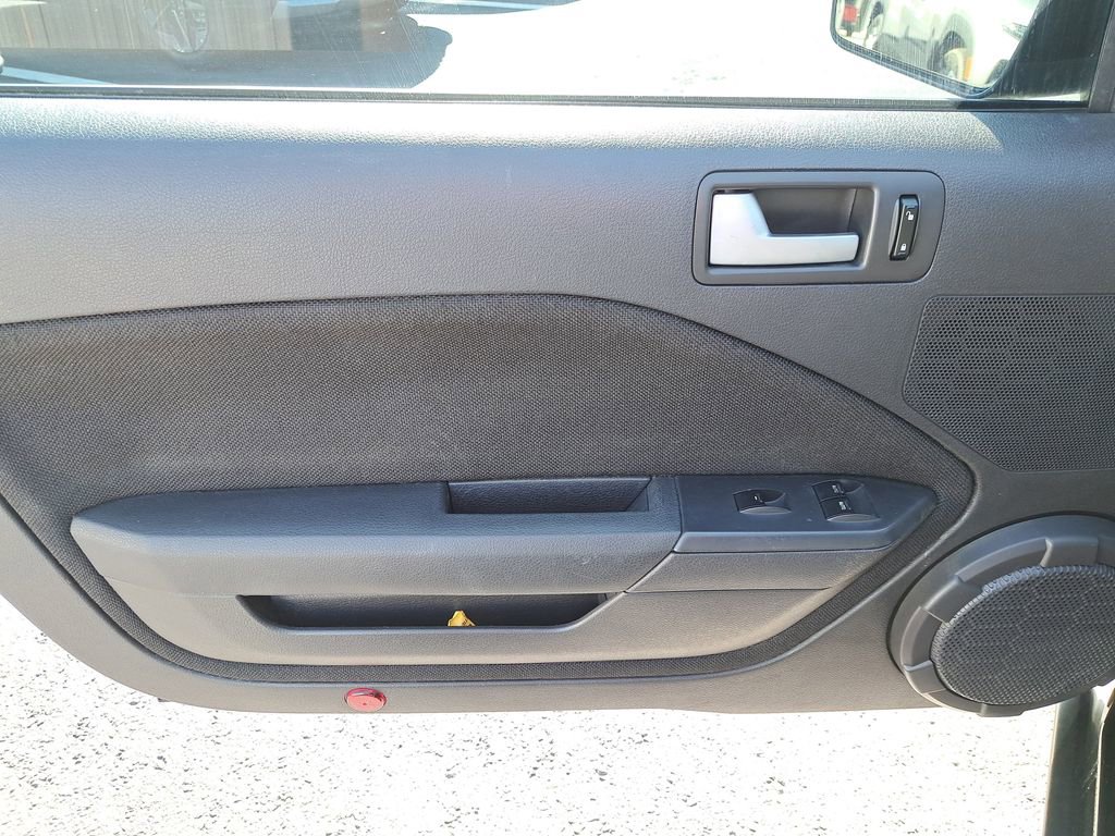 Used 2007 Ford Mustang Premium image 7