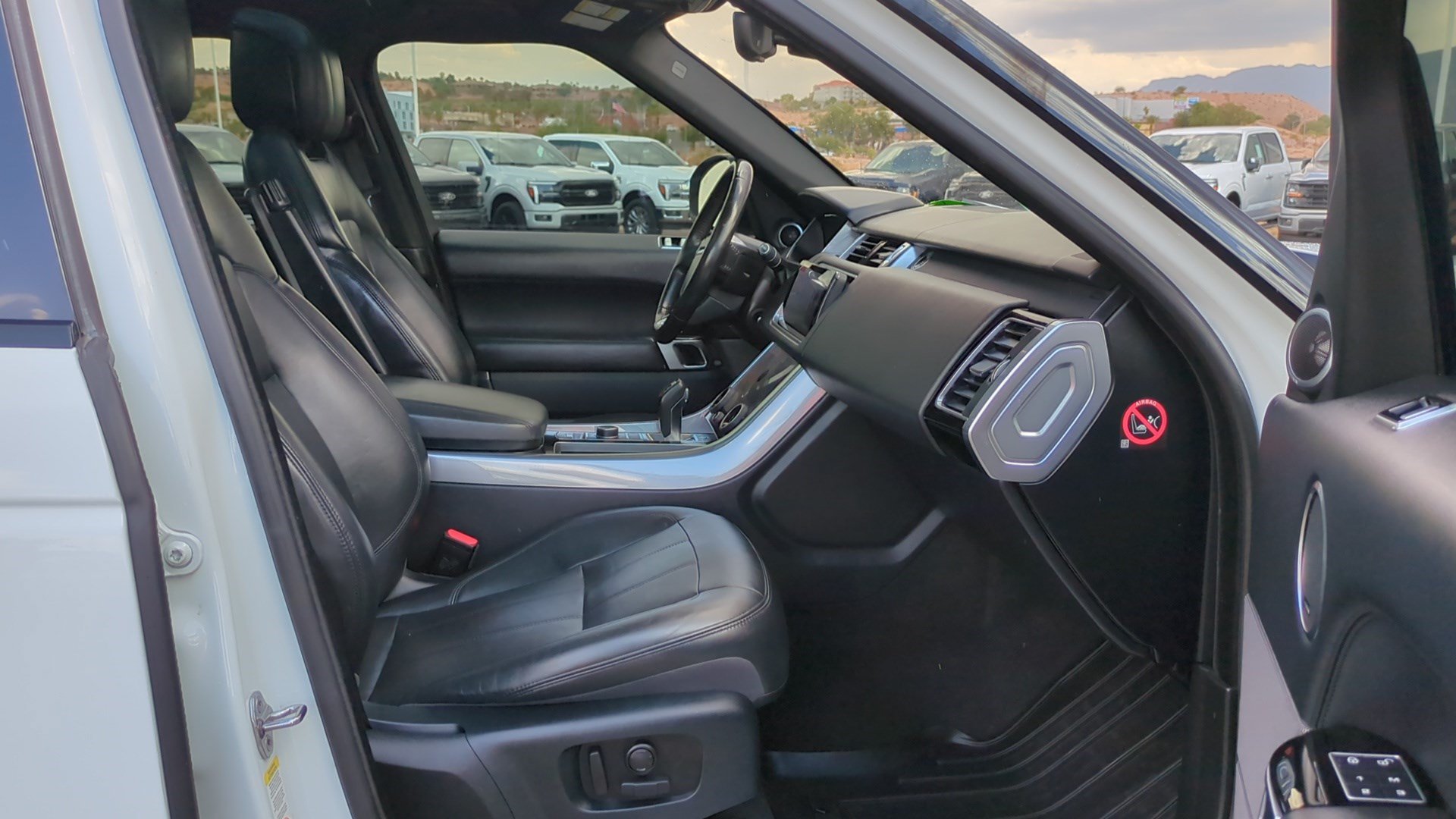 Used 2018 Land Rover Range Rover Sport HSE AWD/4WD image 30