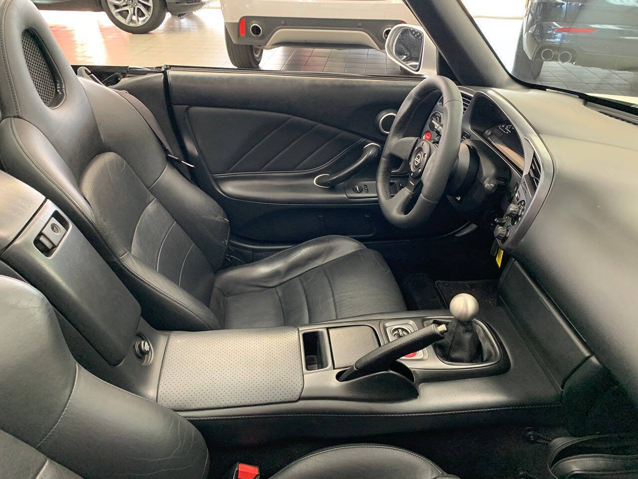 Used 2002 Honda S2000 image 13