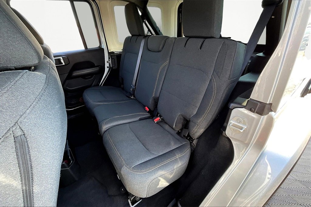 Used 2024 Jeep Wrangler Sahara image 26