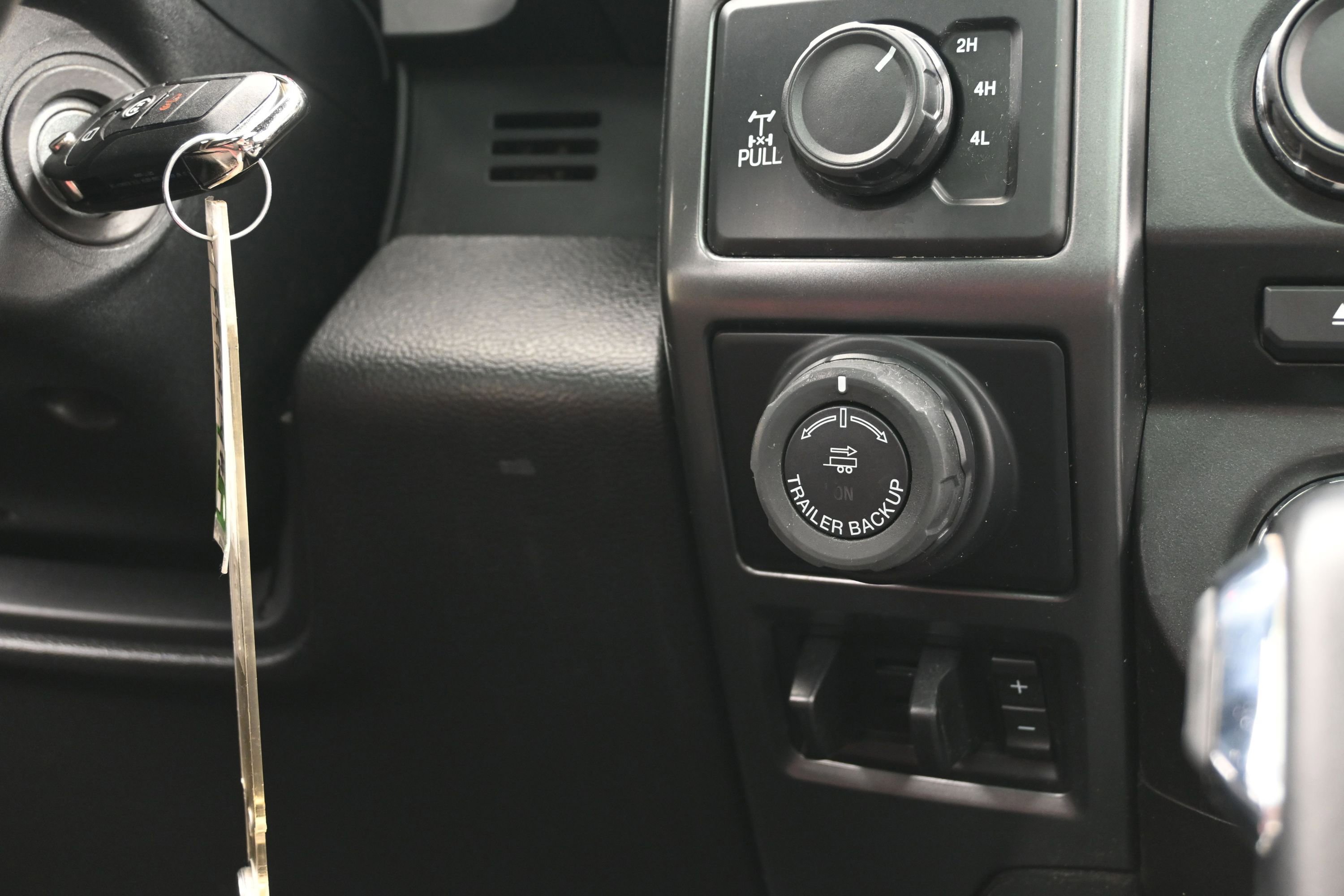 Used 2017 Ford F150 XLT w/ Equipment Group 302A Luxury AWD/4WD image 35