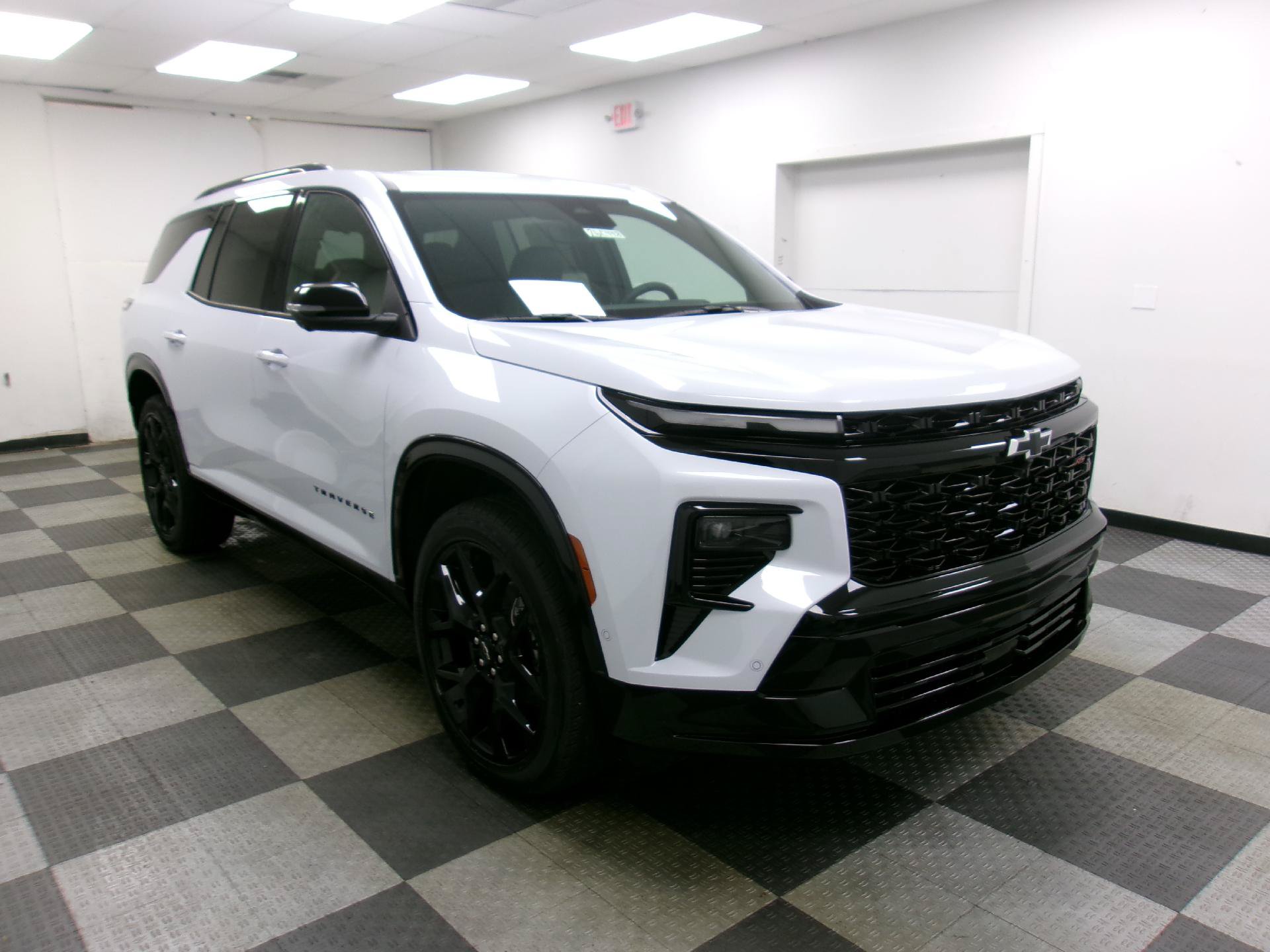 New 2026 Chevrolet Traverse RS w/ LPO, Floor Liner Package AWD/4WD image 16