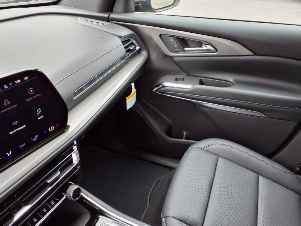 New 2026 Chevrolet Traverse LT w/ Driver Confidence Package image 17