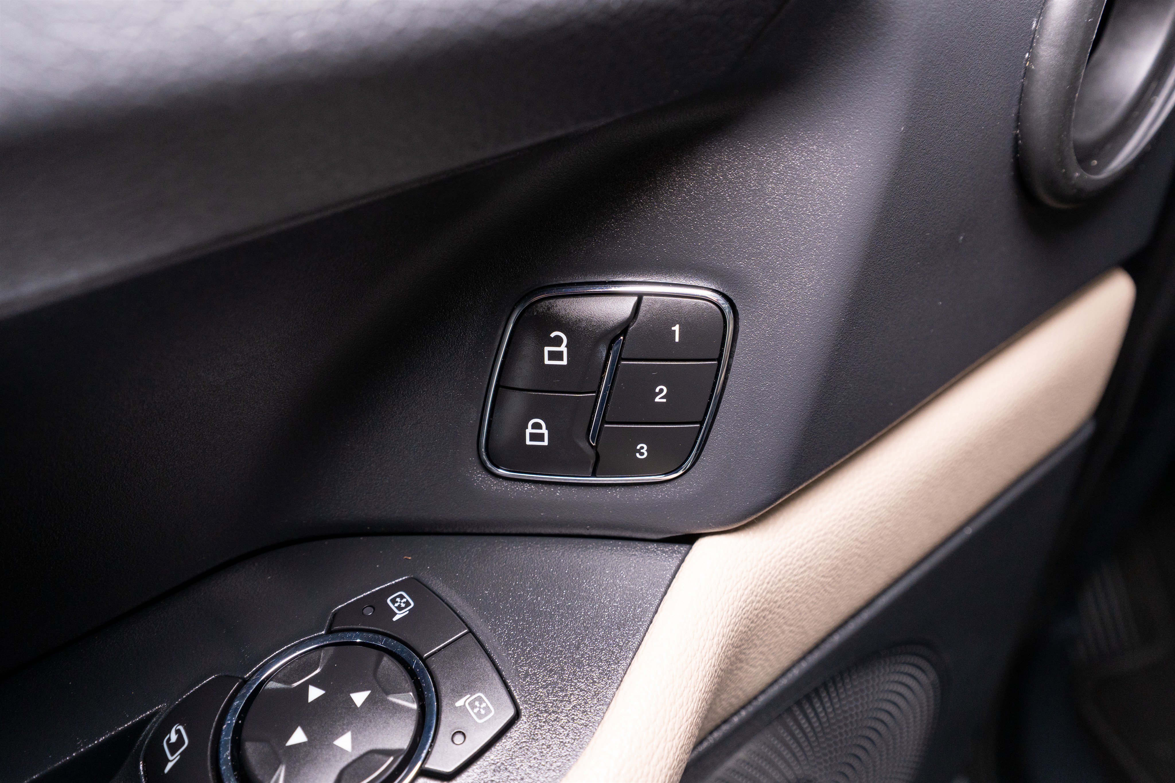 Used 2023 Ford Expedition Max Limited image 14