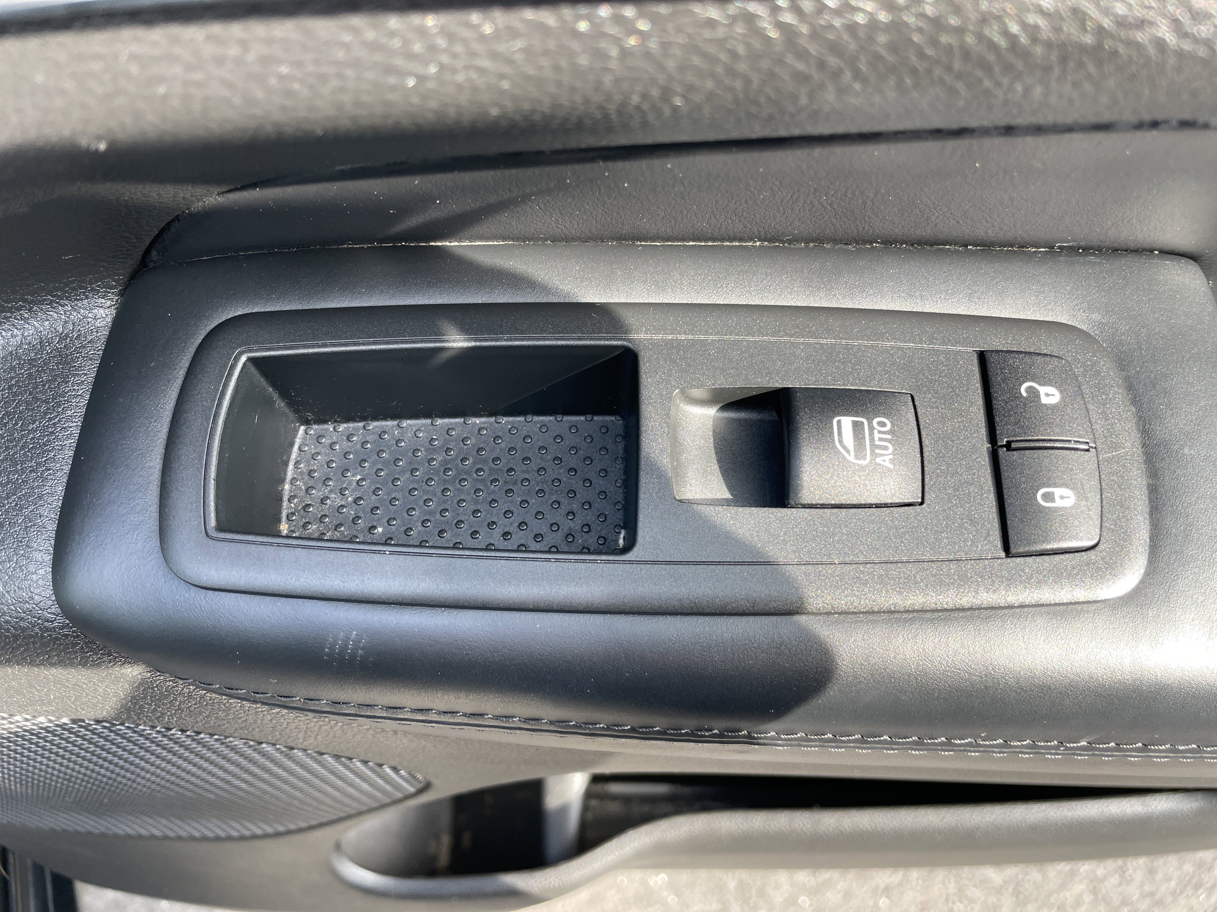 Used 2018 Jeep Grand Cherokee Overland image 11