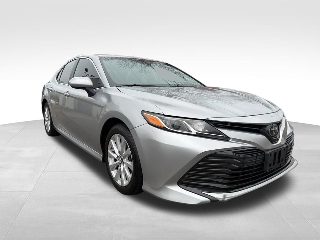 Used 2019 Toyota Camry LE FWD image 8