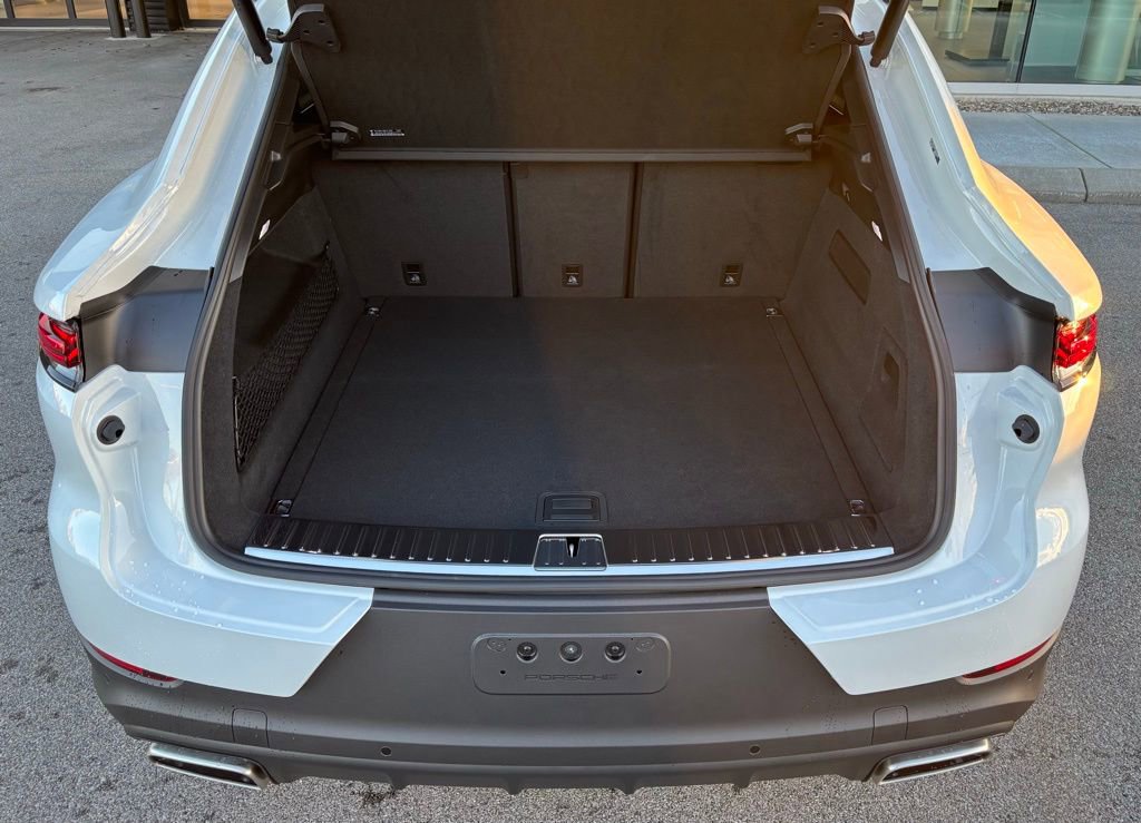 New 2026 Porsche Cayenne Coupe image 9