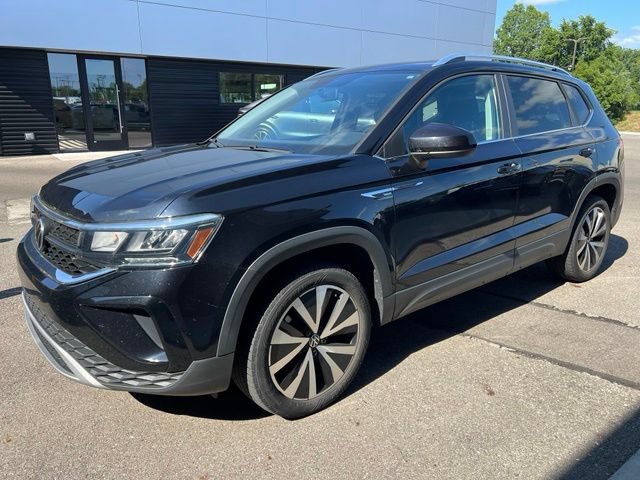 Used 2022 Volkswagen Taos SE FWD image 6