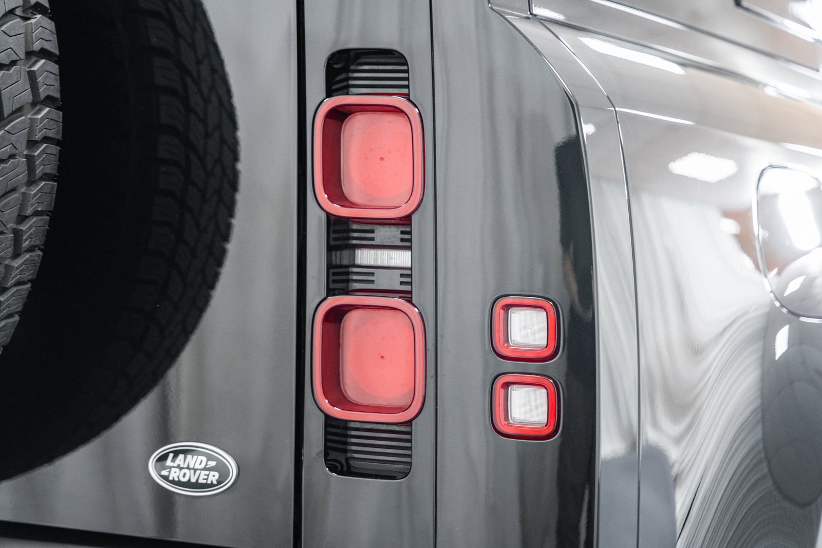 Used 2022 Land Rover Defender 110 X-Dynamic HSE AWD/4WD image 7