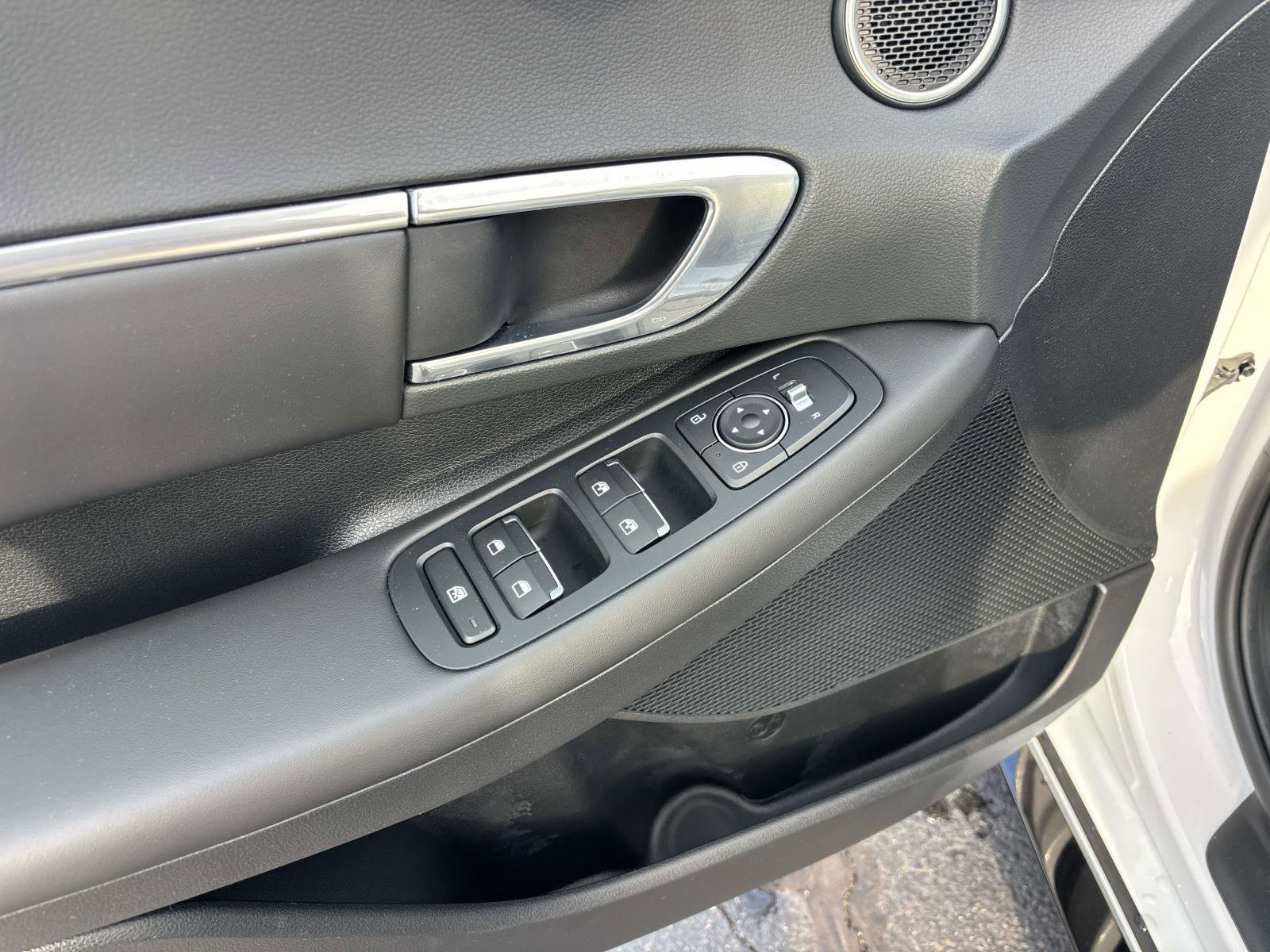 Used 2023 Hyundai Sonata SEL w/ Convenience Package FWD image 8
