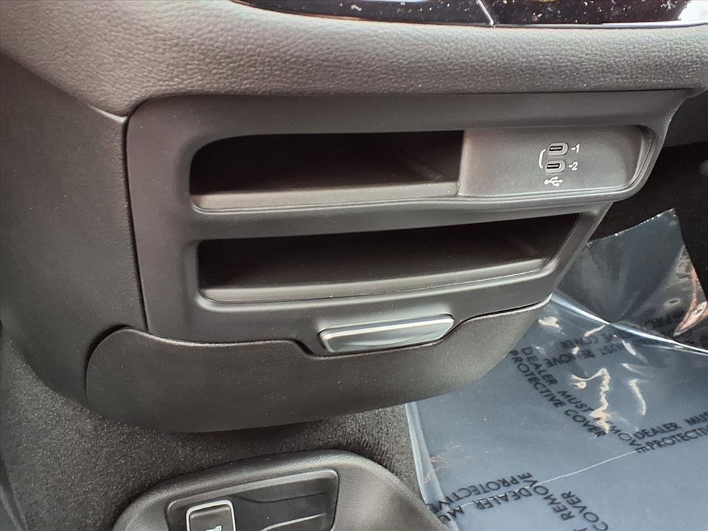 New 2026 Chrysler Pacifica Select image 13