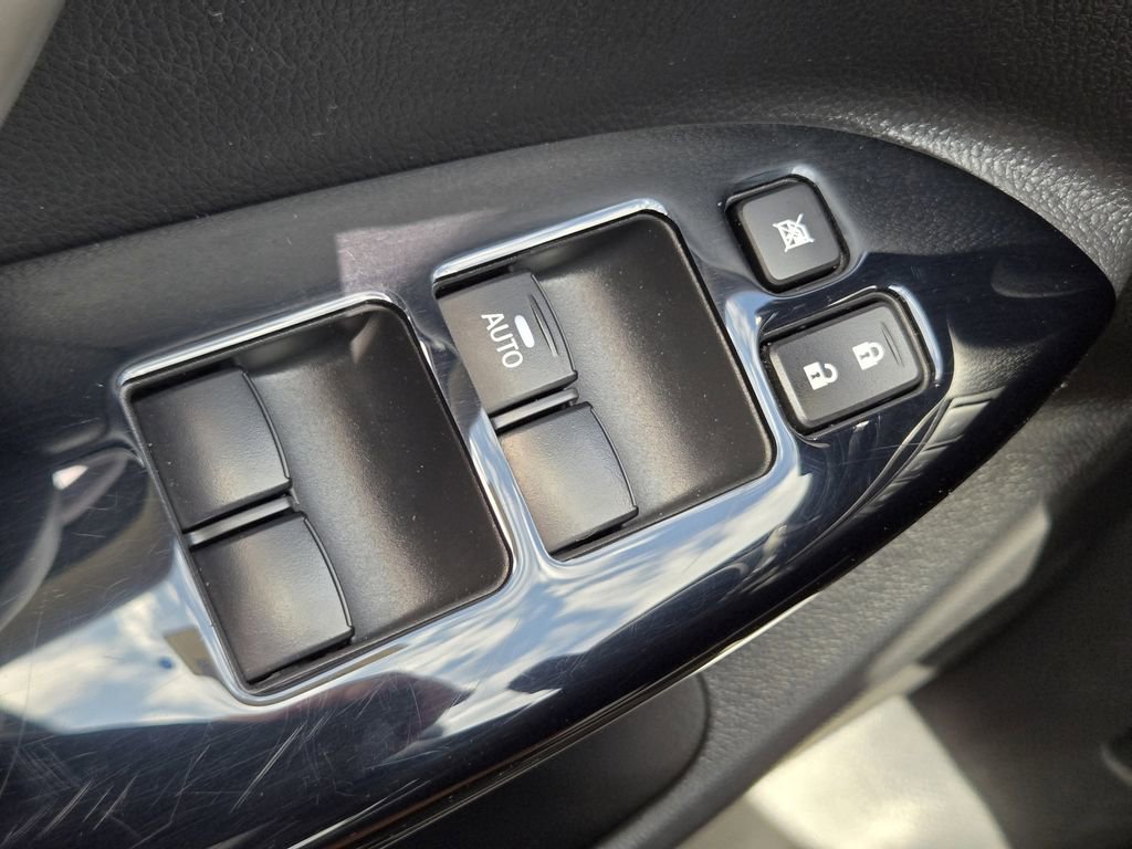 Used 2024 Mitsubishi Eclipse Cross LE AWD/4WD image 29