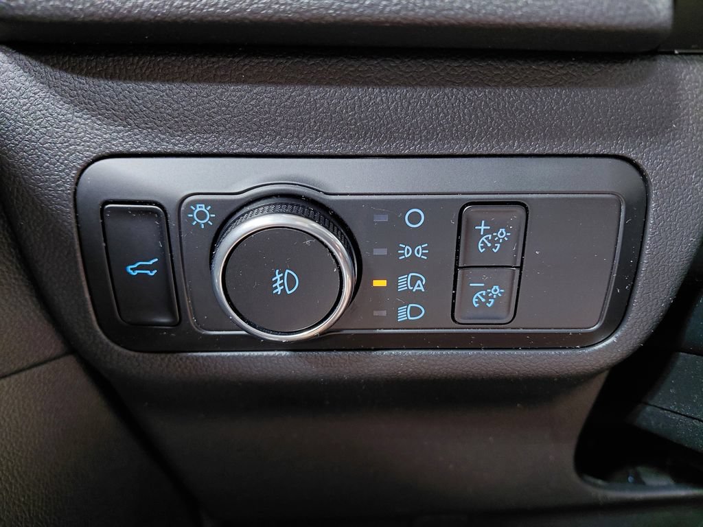 Certified 2025 Ford Escape Platinum AWD/4WD image 36