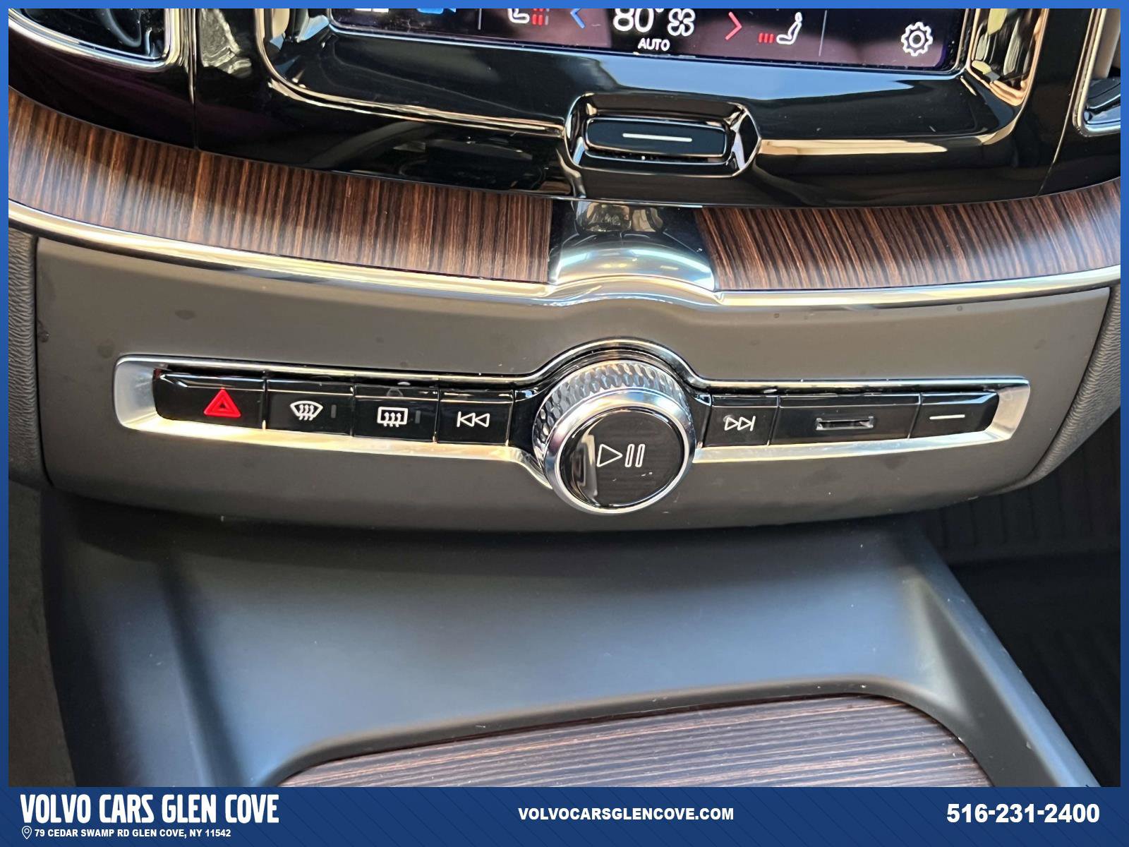 Used 2022 Volvo XC60 B5 Momentum w/ Climate Package image 29