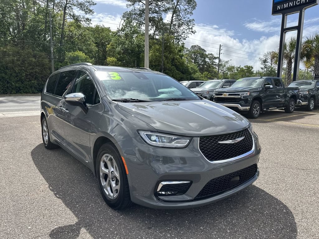 Used 2023 Chrysler Pacifica Limited FWD image 10