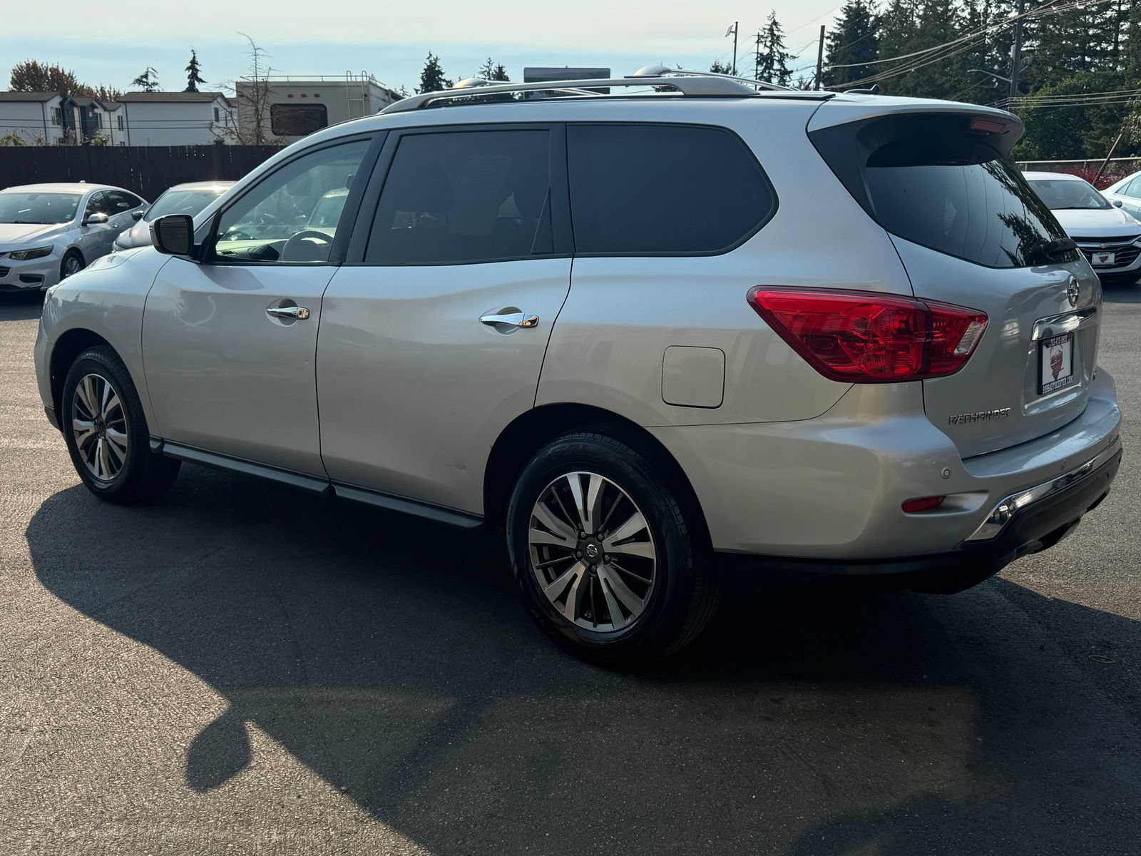Used 2017 Nissan Pathfinder SV FWD image 5