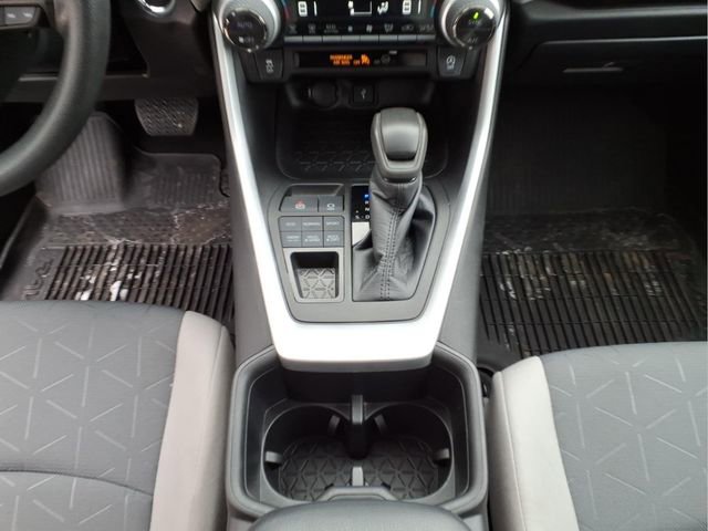 Used 2022 Toyota RAV4 XLE w/ Convenience Package image 22