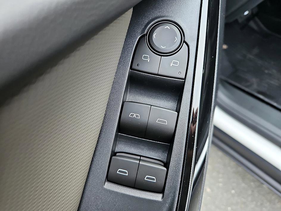 New 2026 Chevrolet Equinox LT w/ Convenience Package II image 14