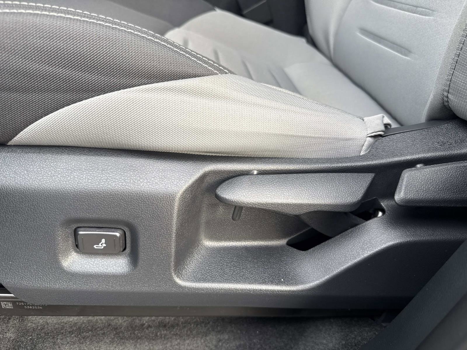 Used 2025 Toyota Tacoma Limited image 18