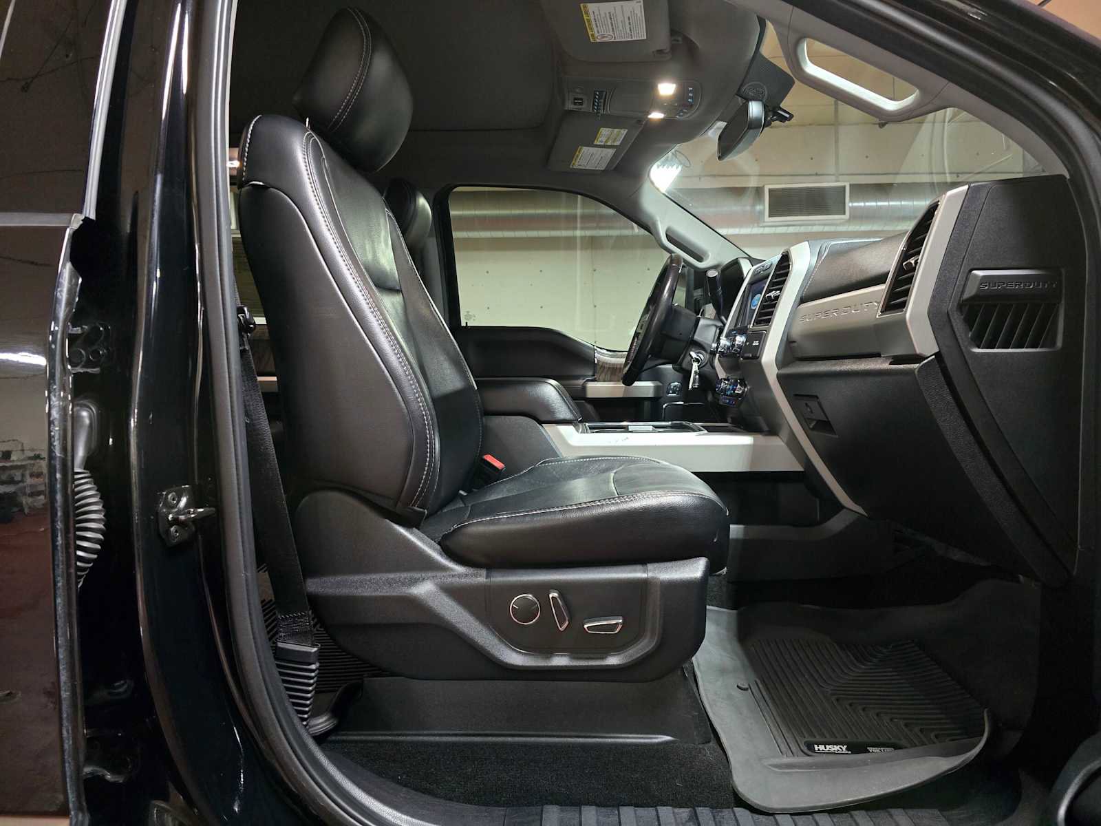 Used 2019 Ford F250 Lariat w/ Lariat Value Package image 10