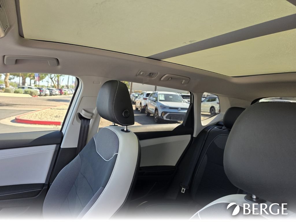 New 2026 Volkswagen Taos SE FWD image 15