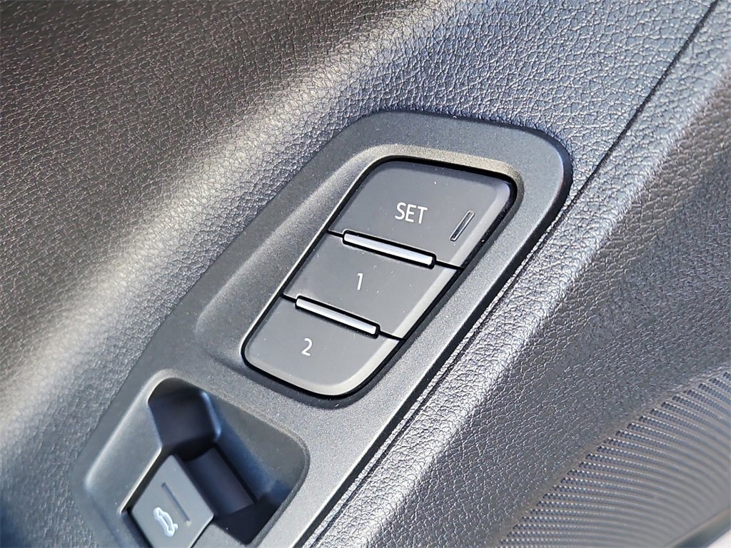 New 2025 Audi Q3 2.0T Premium image 11