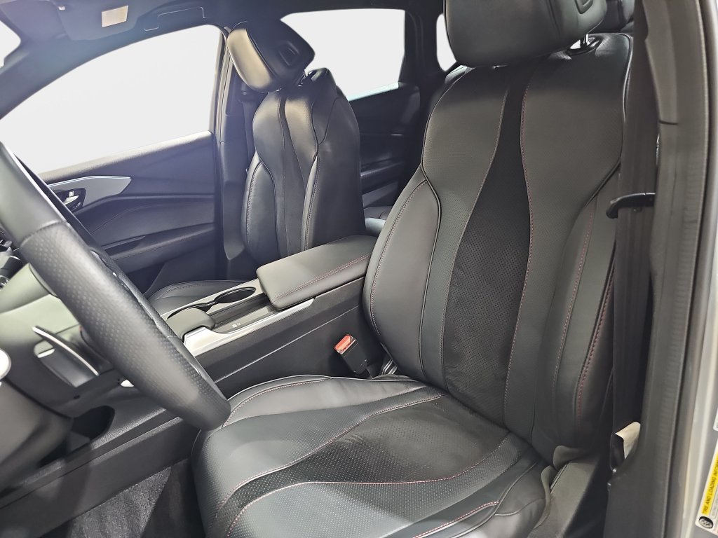 Used 2025 Acura TLX w/ A-SPEC Package AWD/4WD image 17