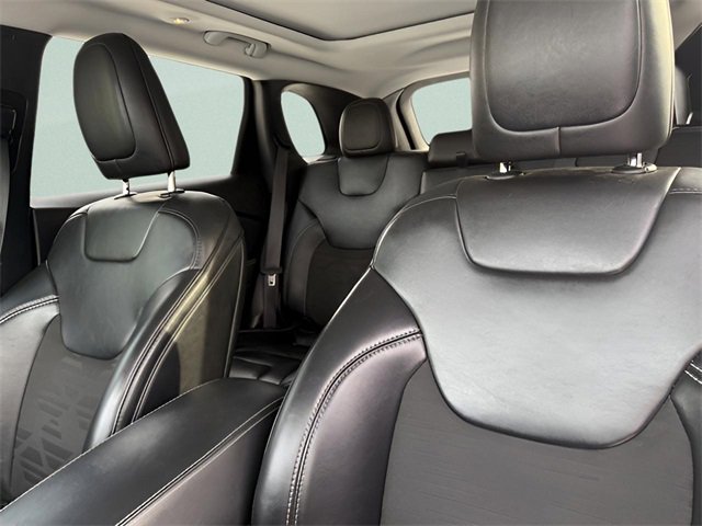 Used 2022 Jeep Cherokee Latitude w/ Sun & Sound Group image 18